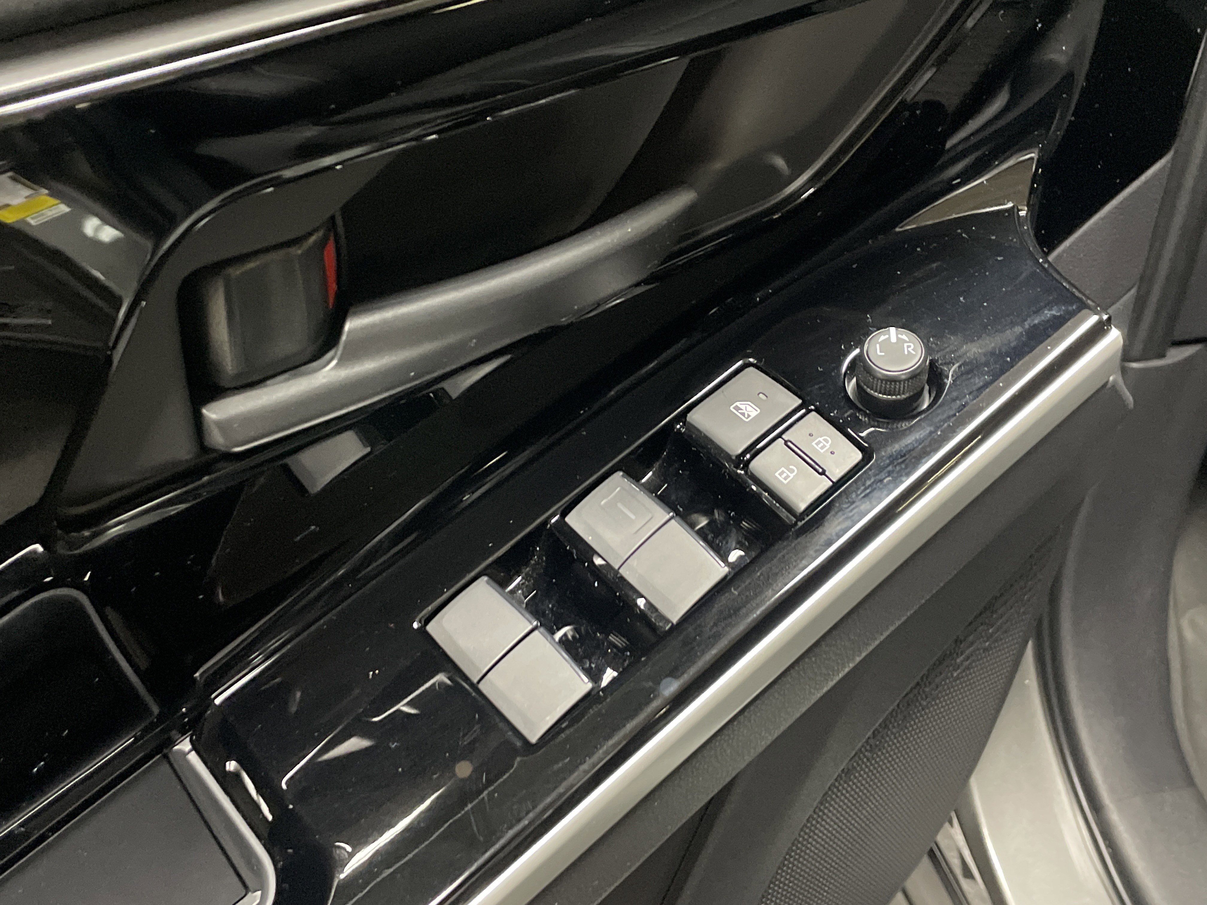 Used 2025 Toyota bZ4X FWD image 15