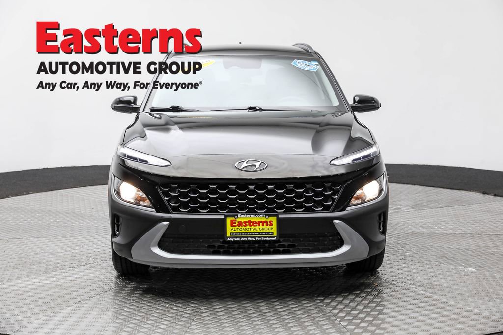 Used 2023 Hyundai Kona SEL image 2