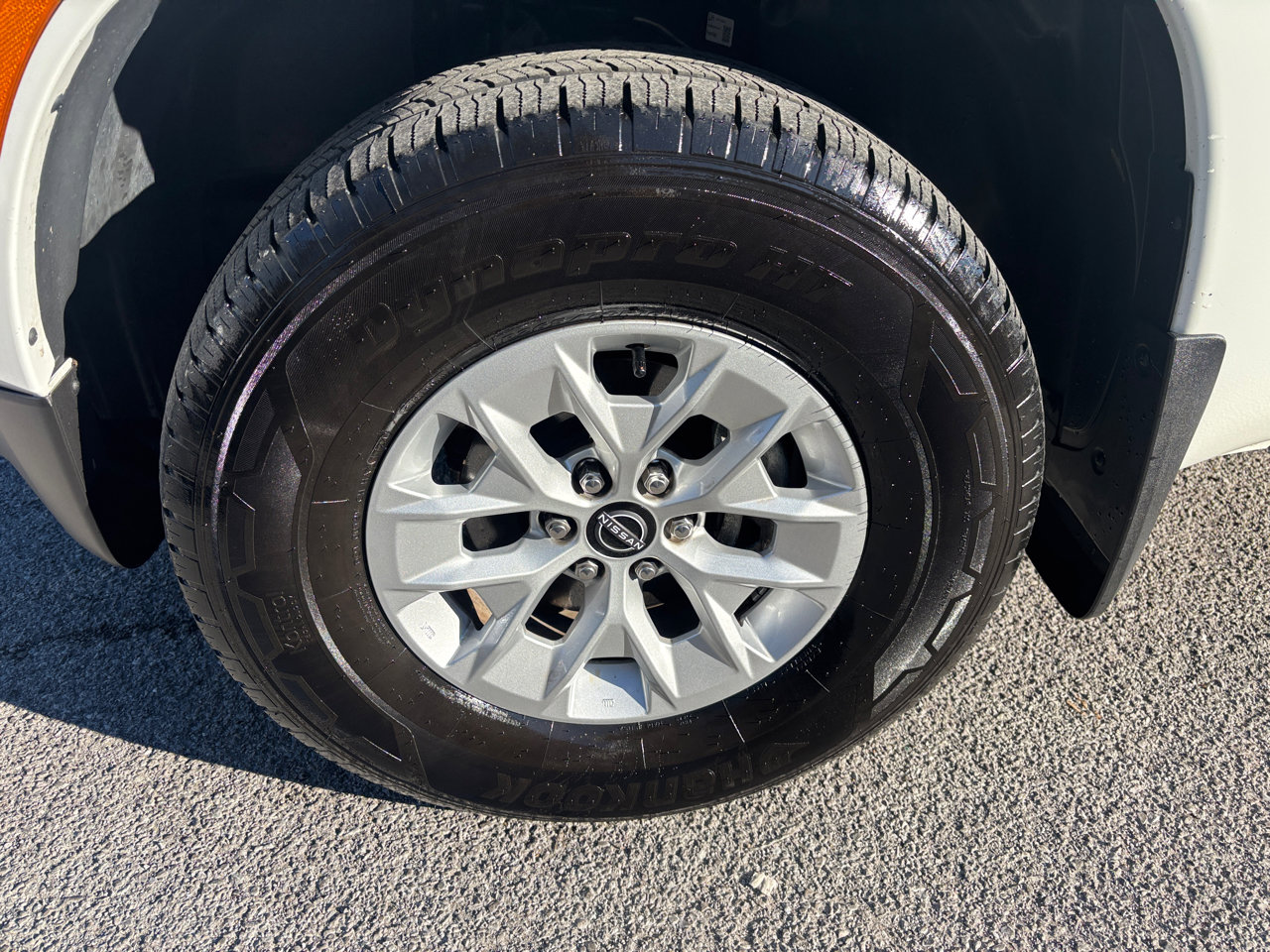 Used 2024 Nissan Frontier SV image 8