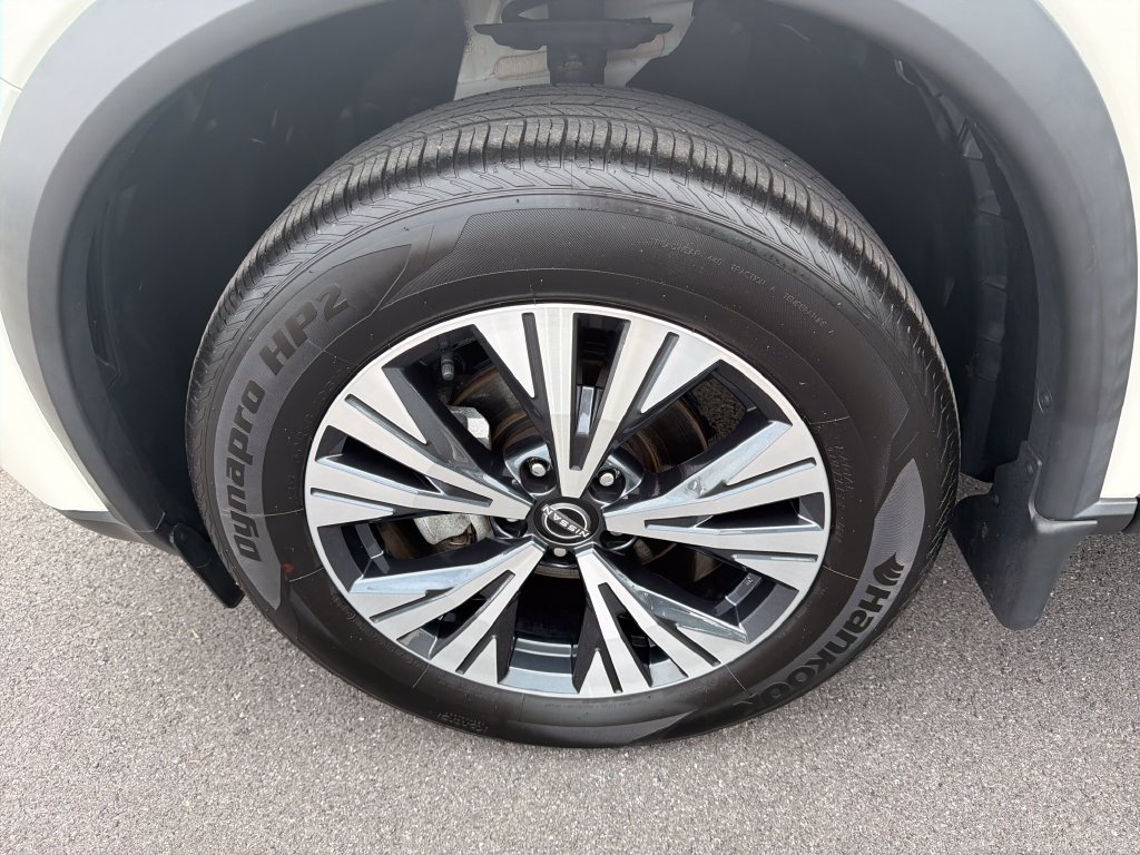 Used 2023 Nissan Rogue SV w/ SV Premium B Package AWD/4WD image 13