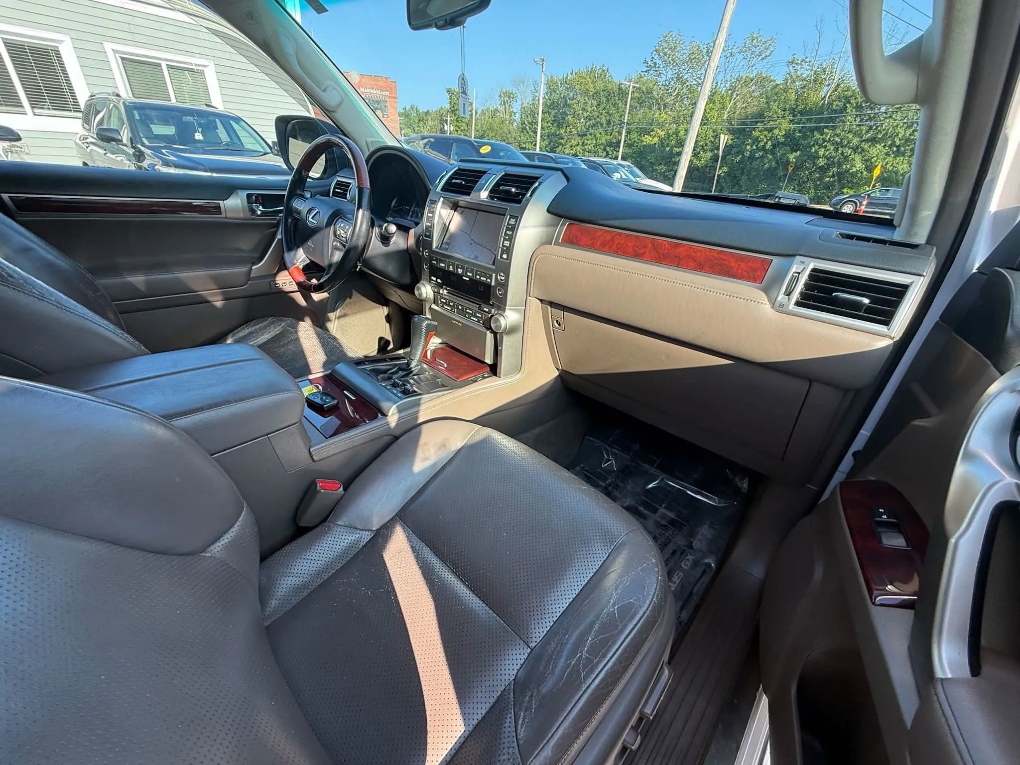 Used 2011 Lexus GX 460 image 10