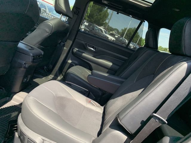 Used 2024 Toyota Grand Highlander AWD Hybrid image 10