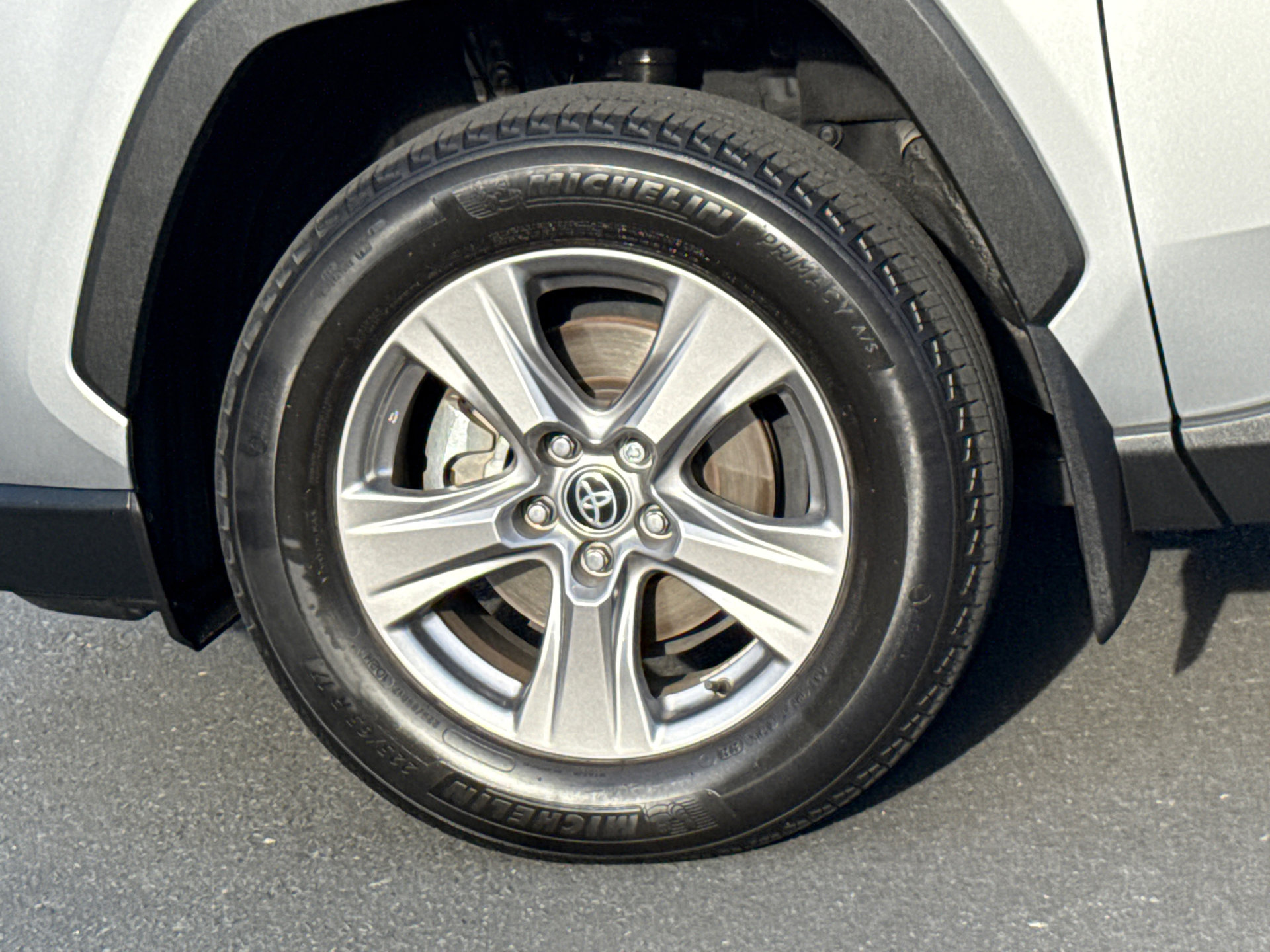 Certified 2023 Toyota RAV4 XLE w/ Convenience Package FWD image 5