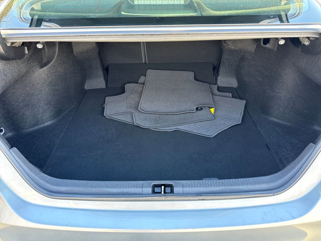 Used 2018 Toyota Camry LE image 27