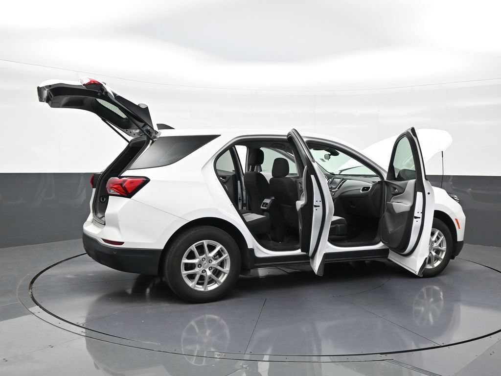 Used 2024 Chevrolet Equinox LS w/ Driver Confidence II Package FWD image 28