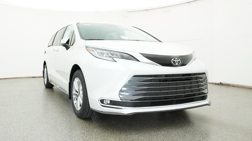 New 2026 Toyota Sienna Limited image 11