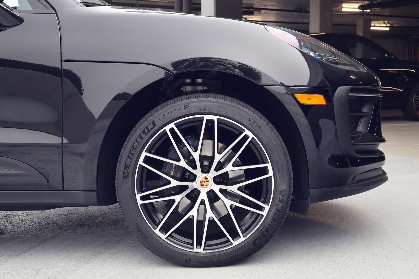 Certified 2025 Porsche Macan image 11