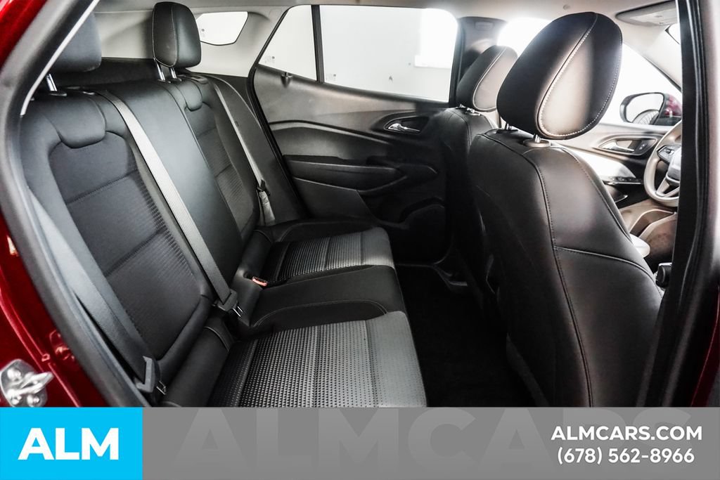 Used 2025 Chevrolet Trax LT FWD image 20