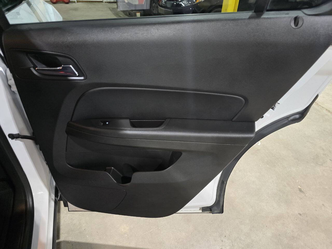 Used 2017 Chevrolet Equinox LT w/ Sport Edition AWD/4WD image 29