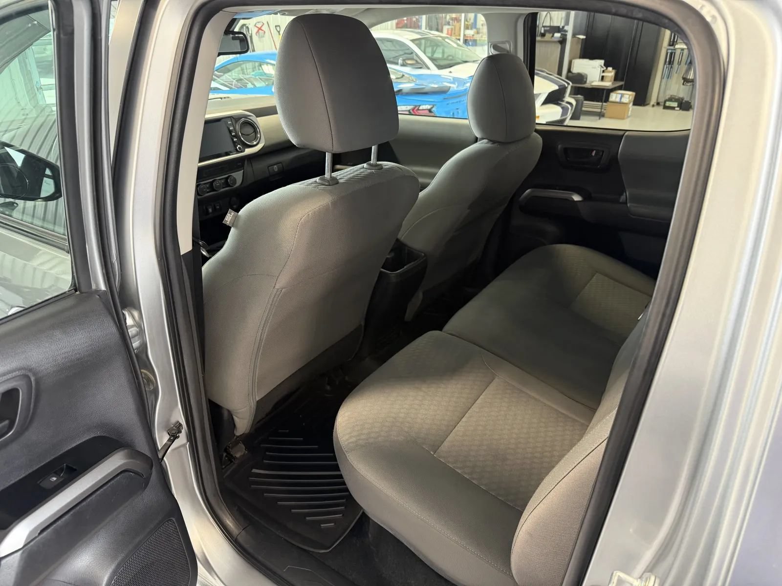 Used 2023 Toyota Tacoma SR5 w/ Technology Package AWD/4WD image 13