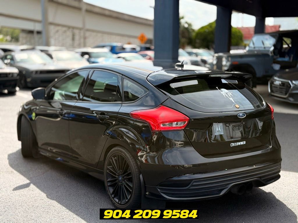 Used 2018 Ford Focus ST FWD image 5