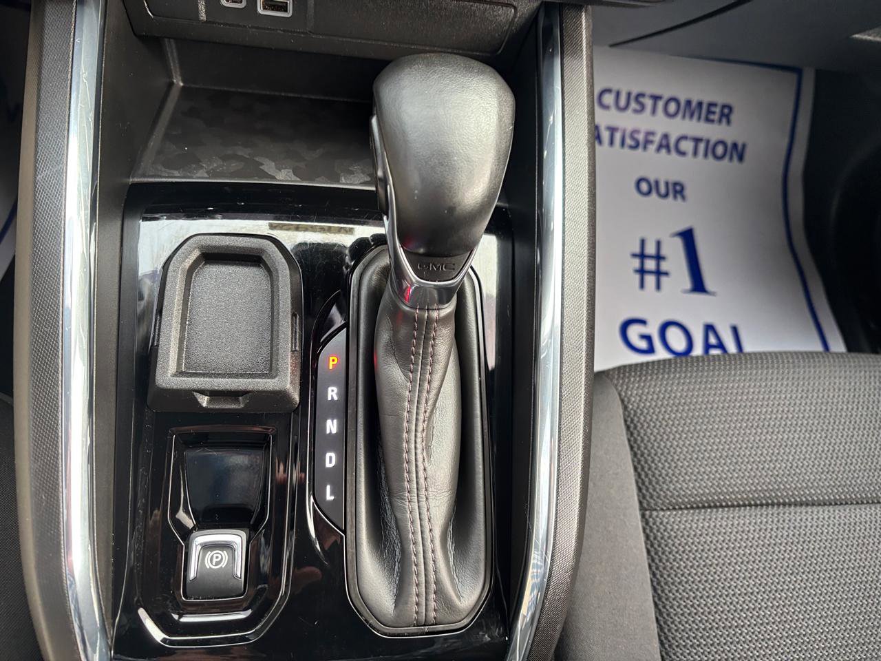 Used 2024 GMC Canyon Elevation w/ Convenience Package image 21