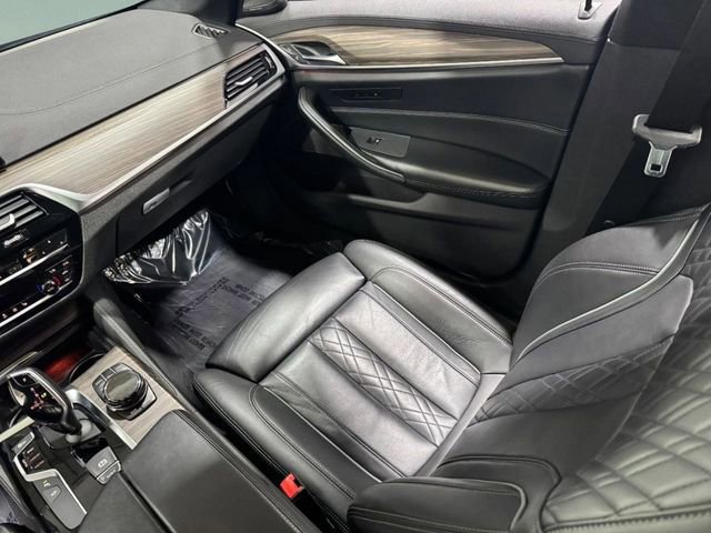 Used 2018 BMW M550i xDrive w/ Driving Assistance Package image 32
