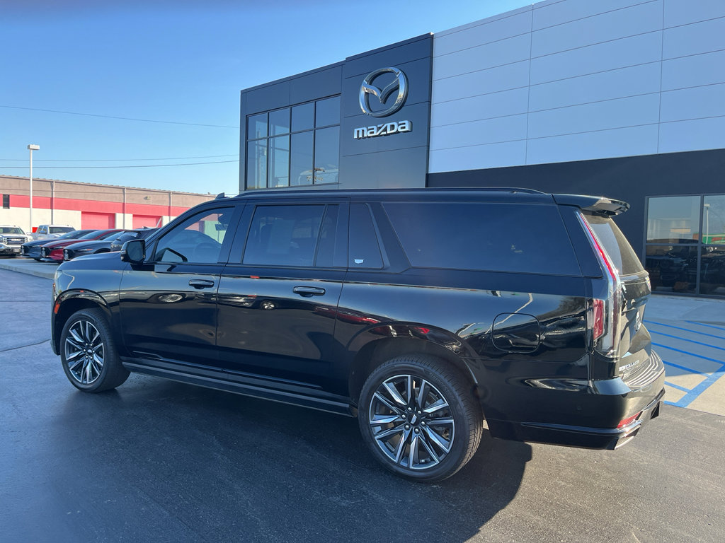 Used 2021 Cadillac Escalade ESV Sport w/ Driver Assist Tech Package AWD/4WD image 3