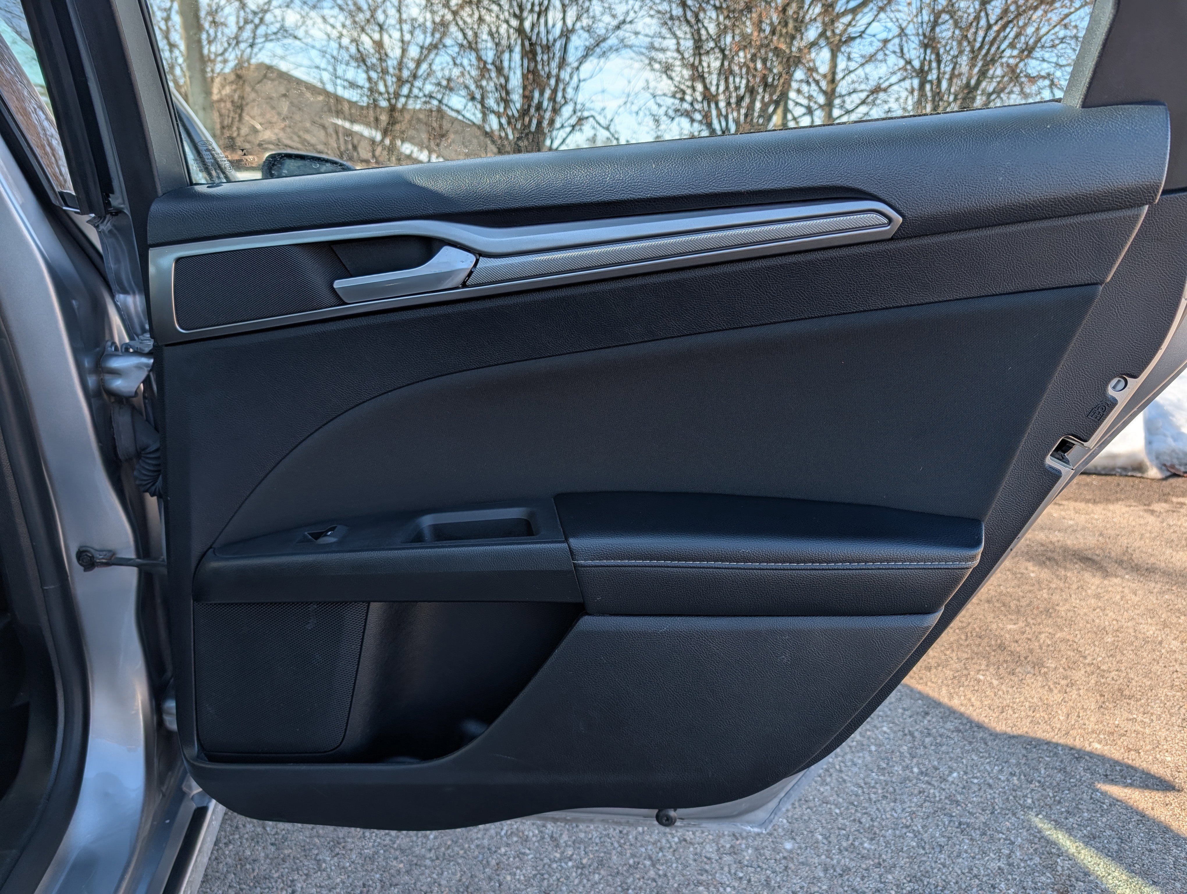 Used 2020 Ford Fusion SE image 34