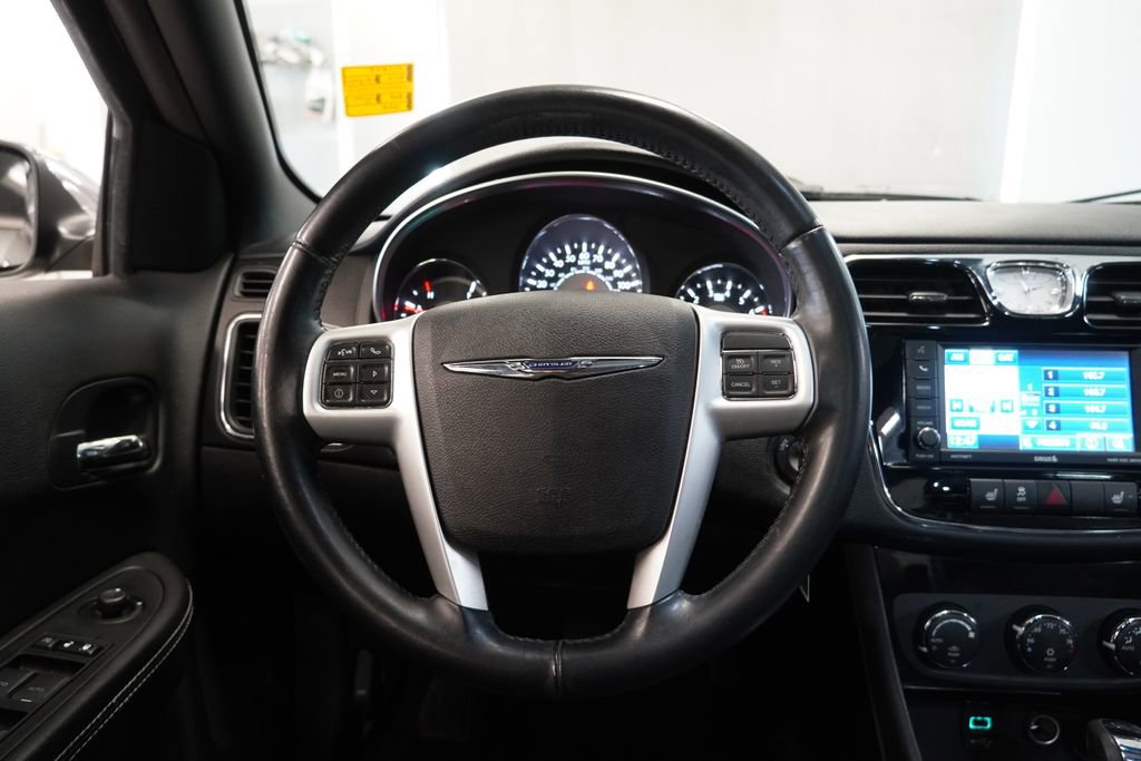 Used 2012 Chrysler 200 Limited FWD image 18