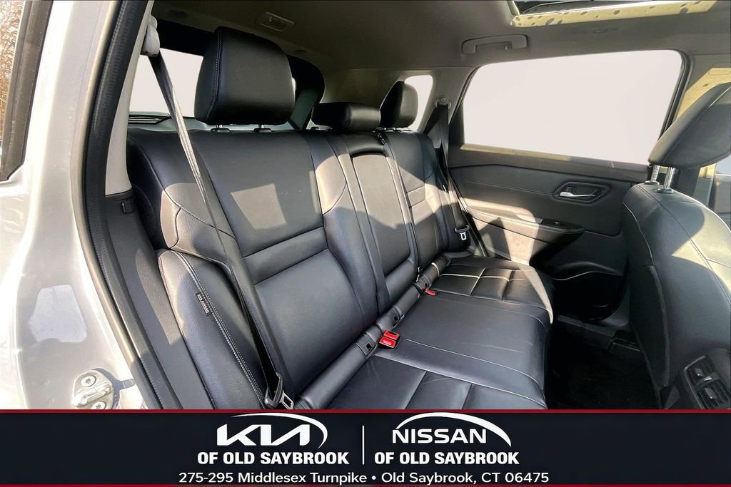 Used 2023 Nissan Rogue SL image 25