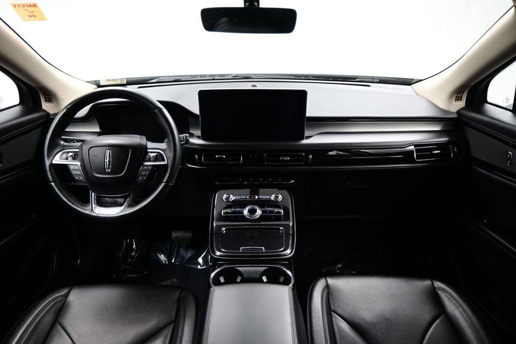 Used 2023 Lincoln Nautilus FWD w/ Premium Package image 12