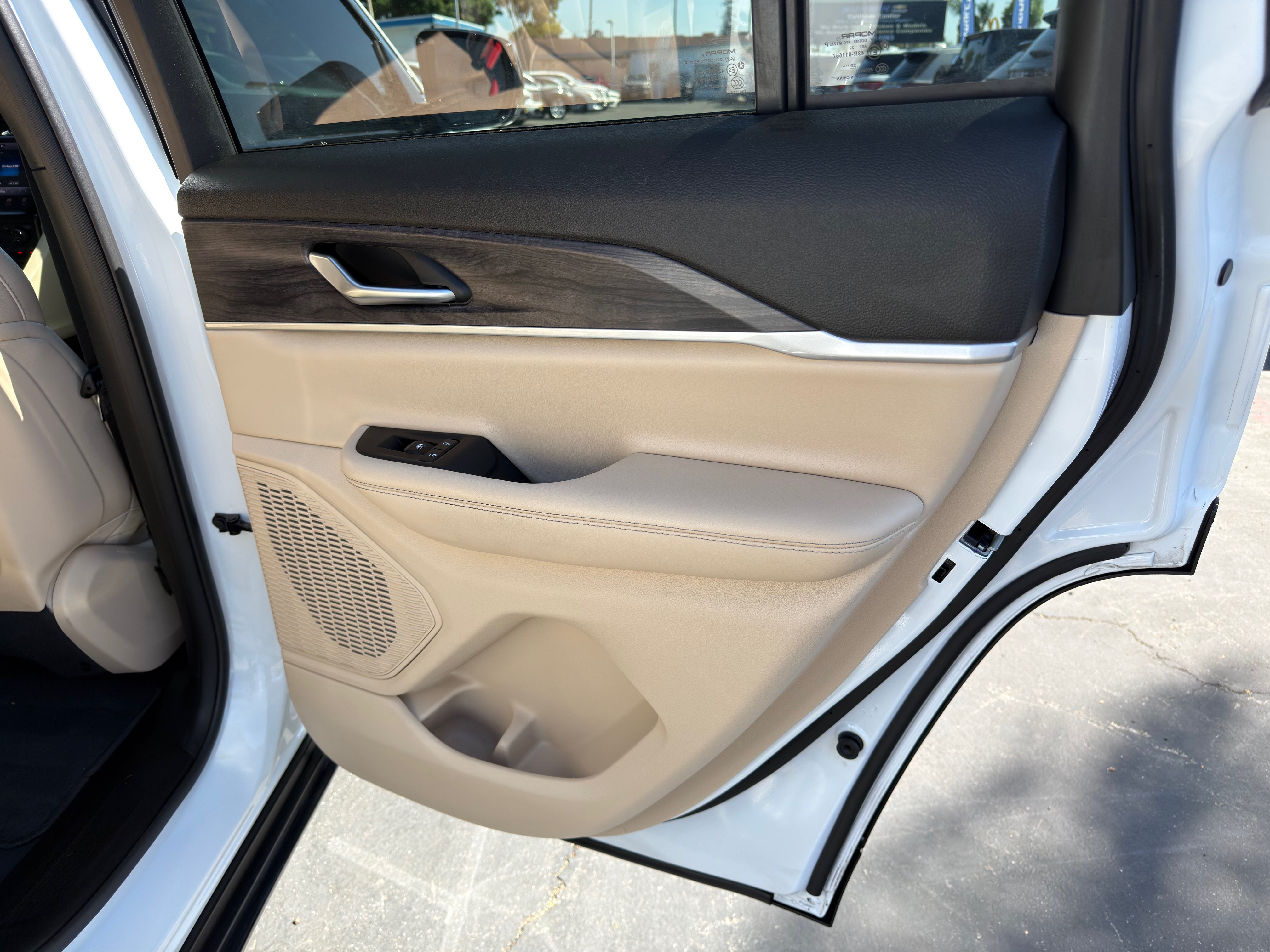 Used 2023 Jeep Grand Cherokee Limited AWD/4WD image 13