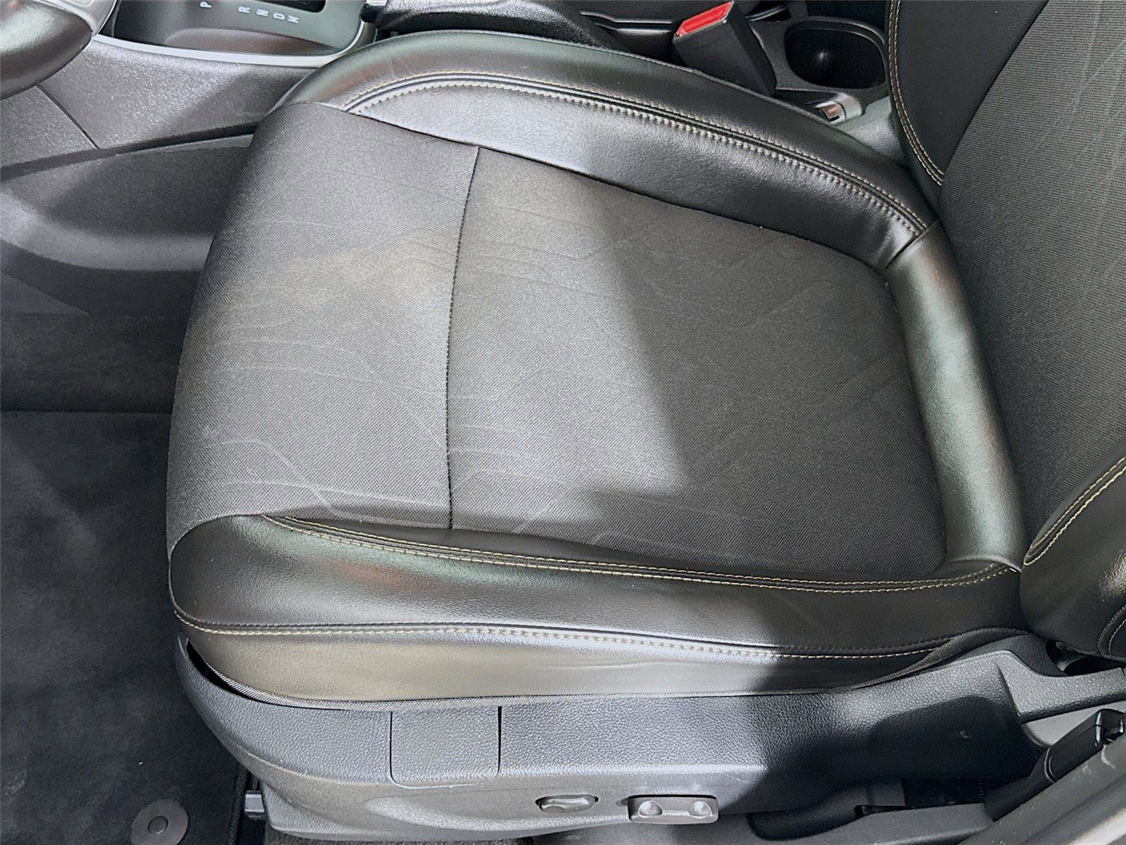 Used 2018 Chevrolet Trax LT w/ LT Convenience Package image 19