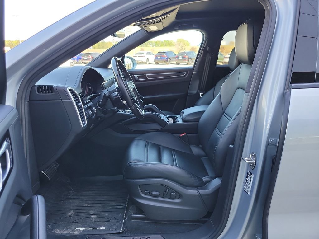 Certified 2022 Porsche Cayenne GTS image 14