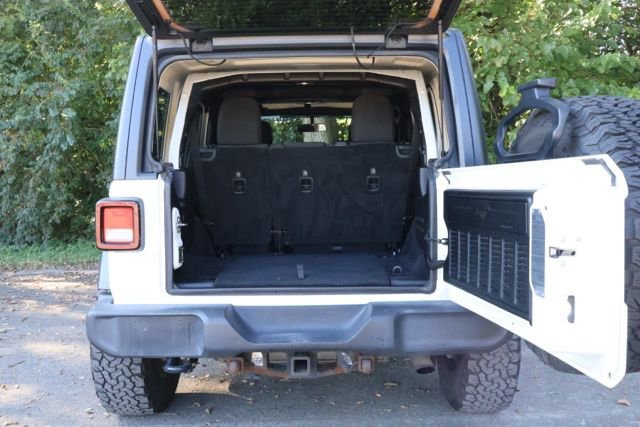 Used 2018 Jeep Wrangler Unlimited Sport S image 19