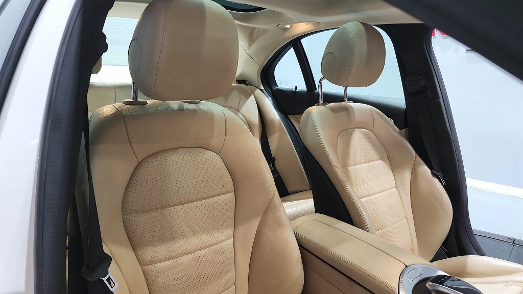 Used 2016 Mercedes-Benz C 300 4MATIC Sedan image 35