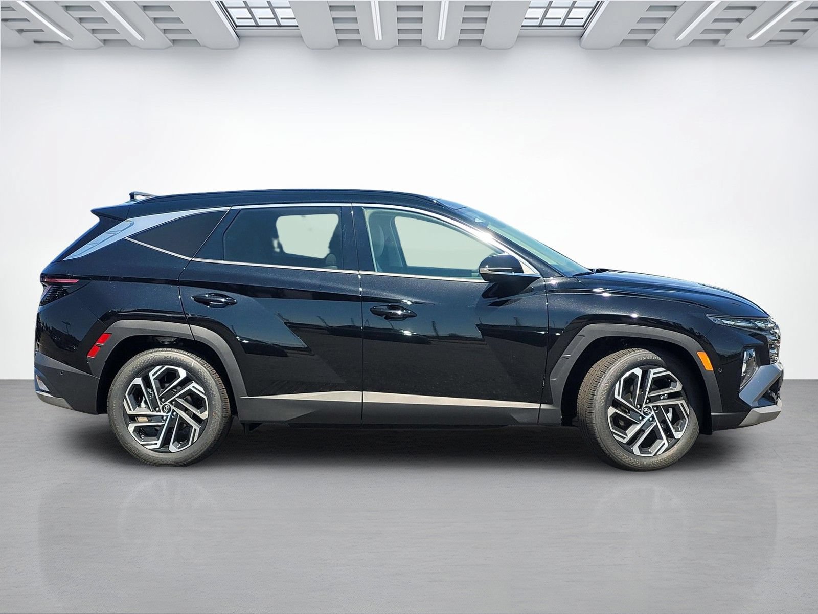 New 2026 Hyundai Tucson Limited FWD image 3