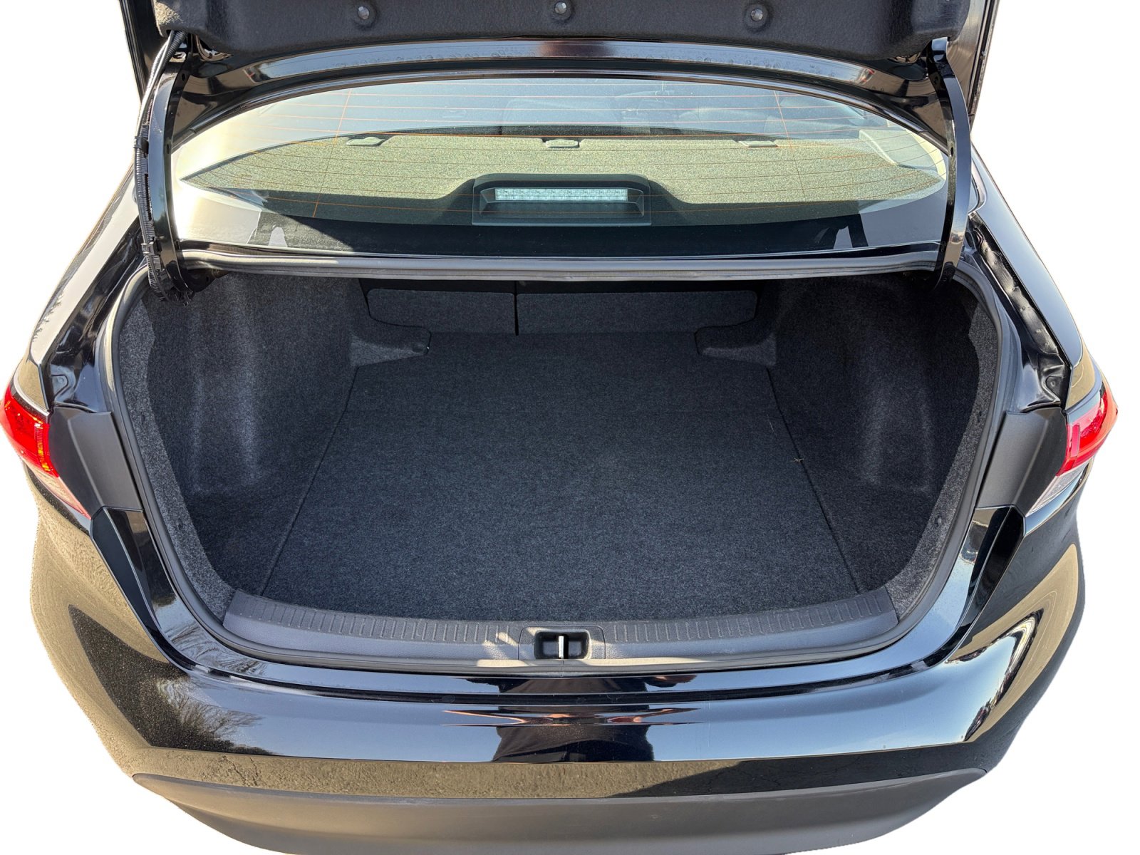 Used 2025 Toyota Corolla LE image 17