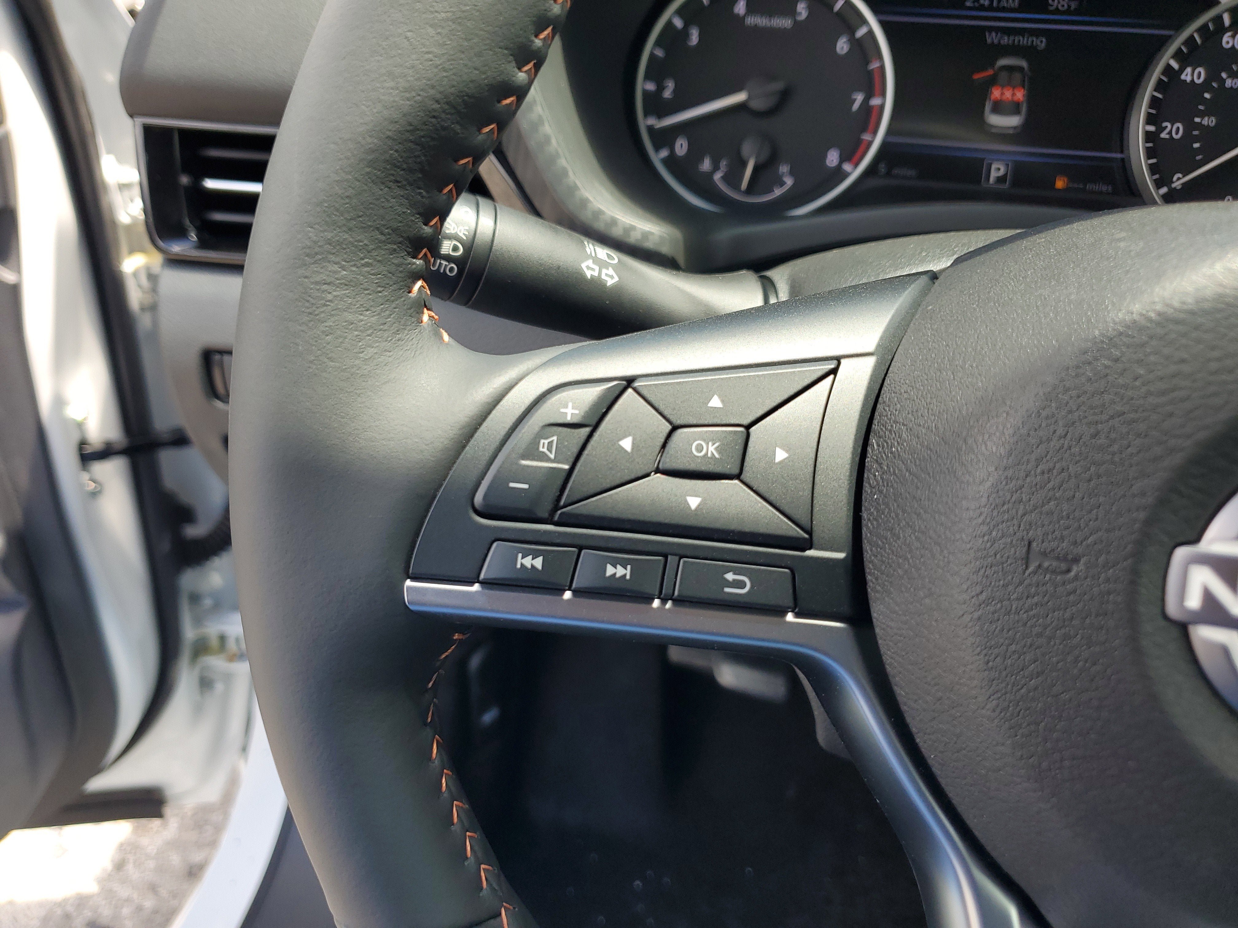 New 2025 Nissan Sentra SR w/ SR Premium Package FWD image 21