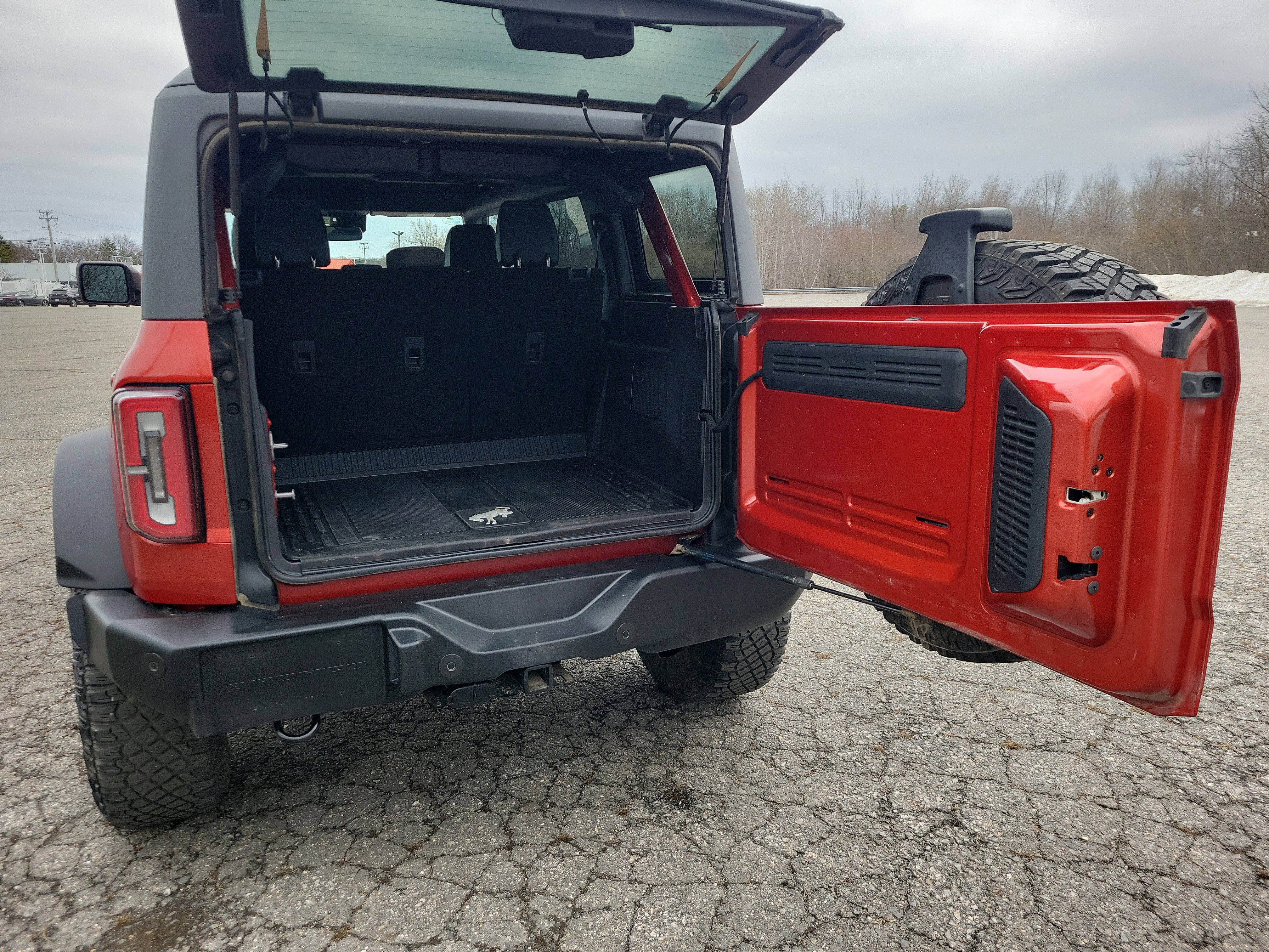 Used 2024 Ford Bronco Outer Banks w/ Sasquatch Package image 17
