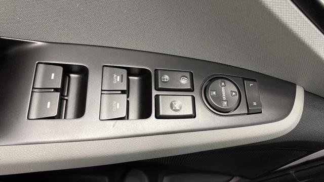Used 2020 Hyundai Ioniq SEL FWD image 22