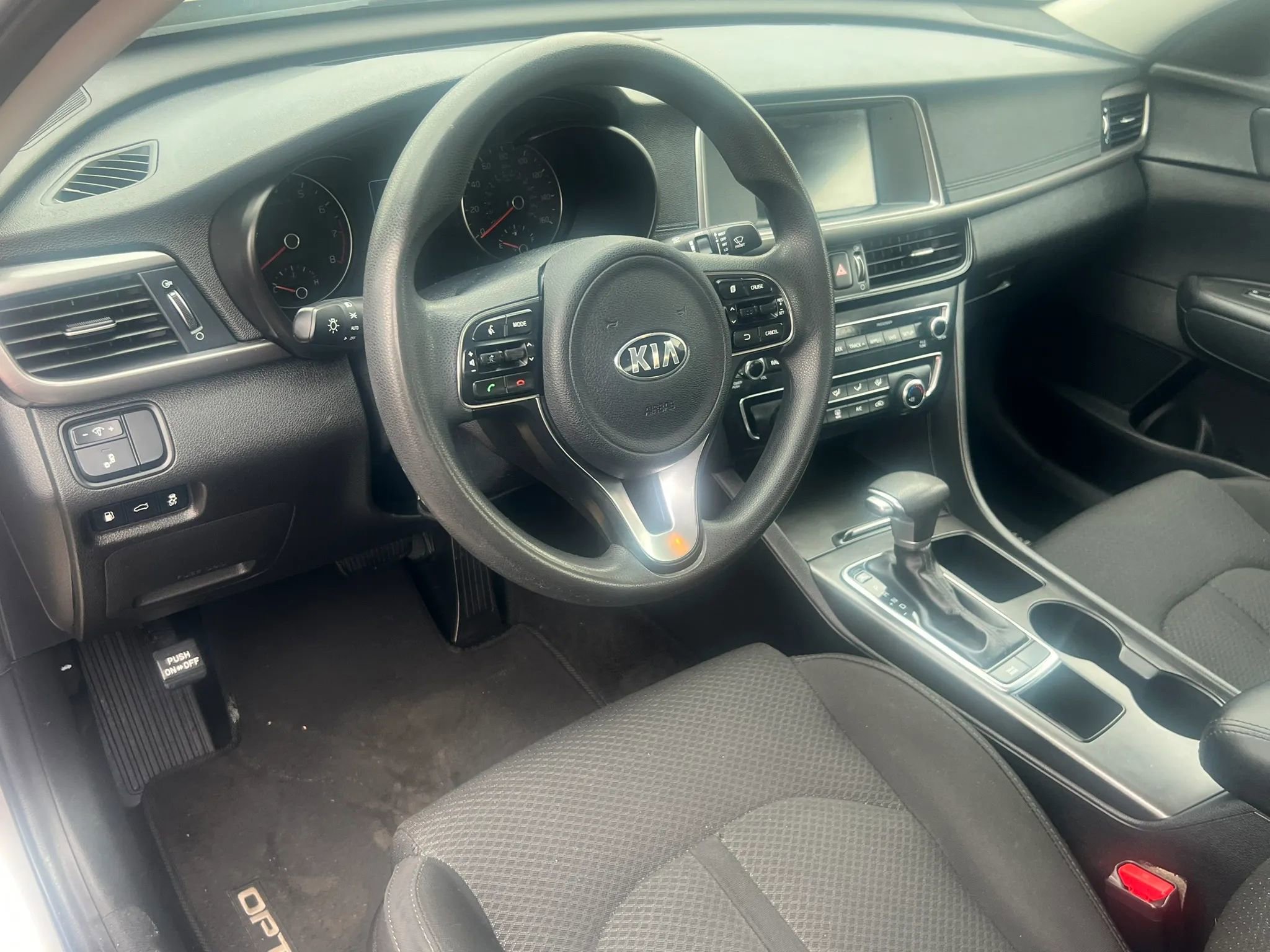 Used 2018 Kia Optima LX w/ 17" Alloy Wheels Package FWD image 14