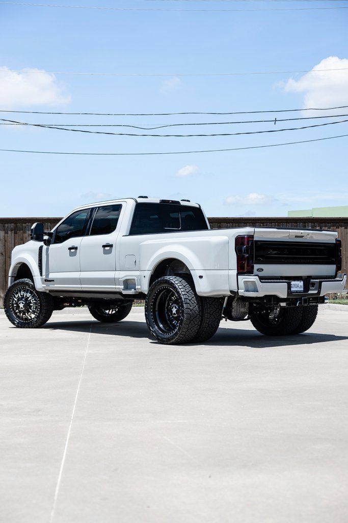 Used 2025 Ford F450 Platinum w/ Platinum Plus Package image 4