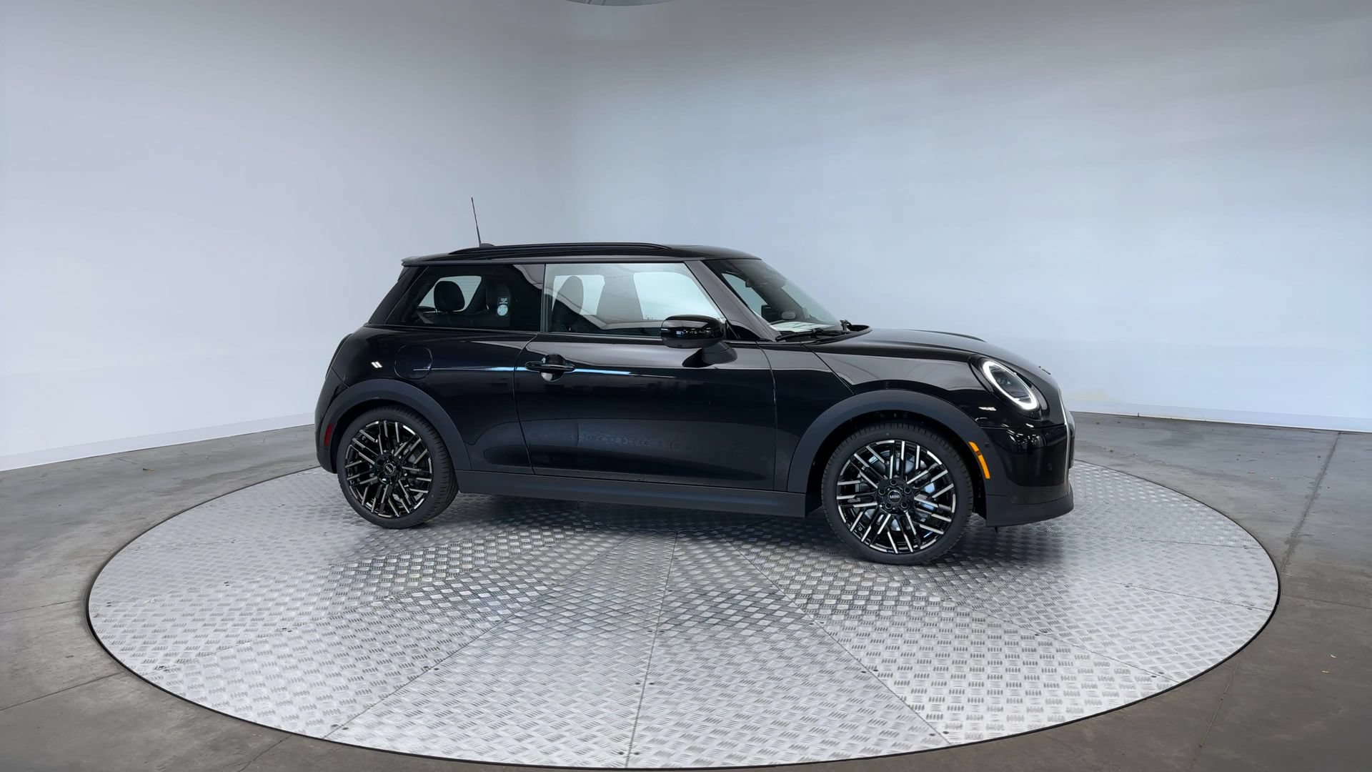 Used 2026 MINI Cooper S FWD image 9