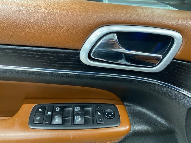 Used 2020 Jeep Grand Cherokee Summit image 32