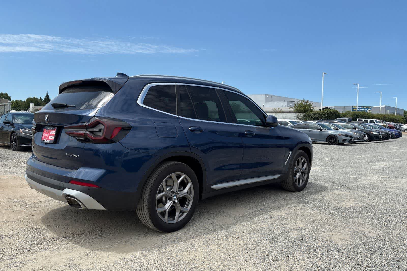 Used 2022 BMW X3 xDrive30i w/ Convenience Package AWD/4WD image 3