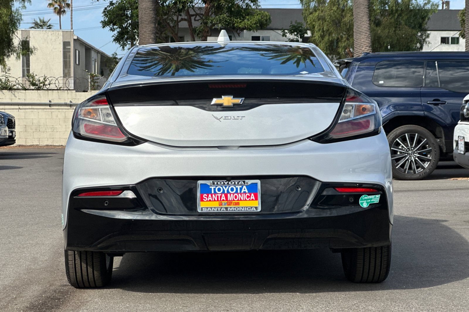 Used 2017 Chevrolet Volt Premier FWD image 5