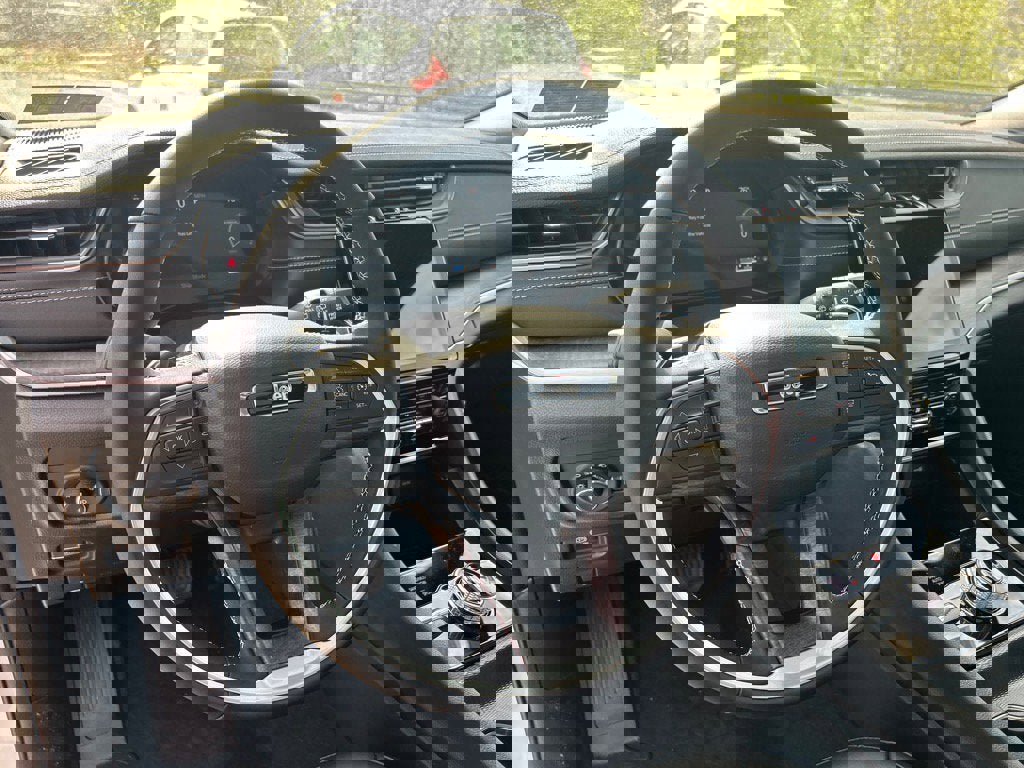 New 2025 Jeep Grand Cherokee Limited image 6