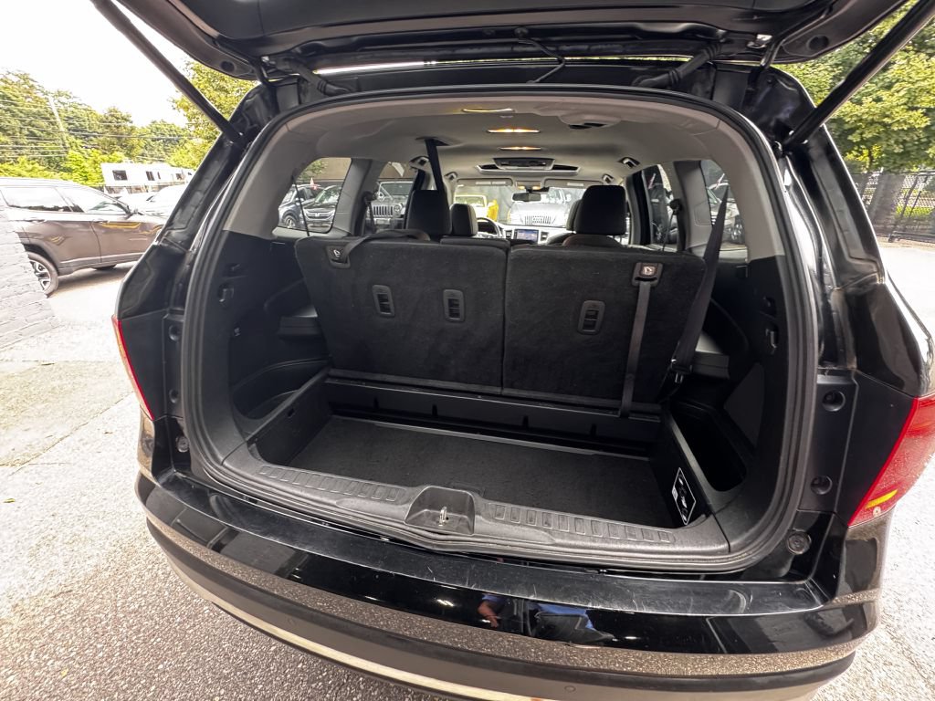 Used 2016 Honda Pilot Touring image 16