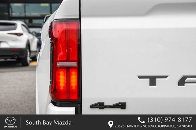 Used 2025 Toyota Tacoma SR5 AWD/4WD image 9