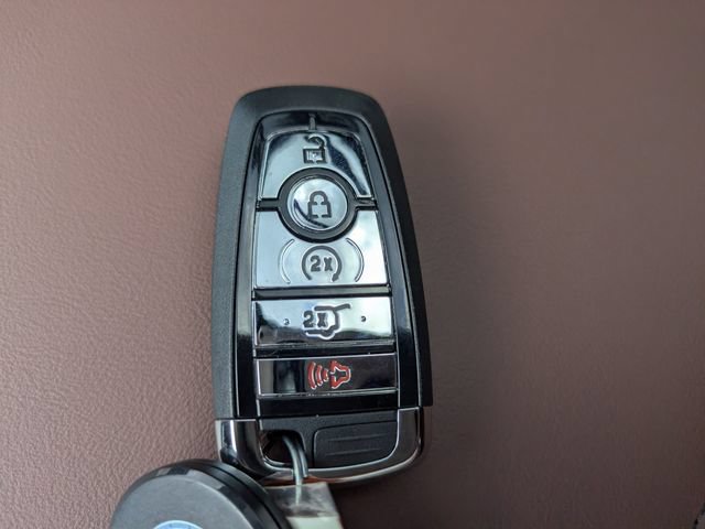 Used 2026 Lincoln Aviator Reserve w/ Luxury Package RWD image 32