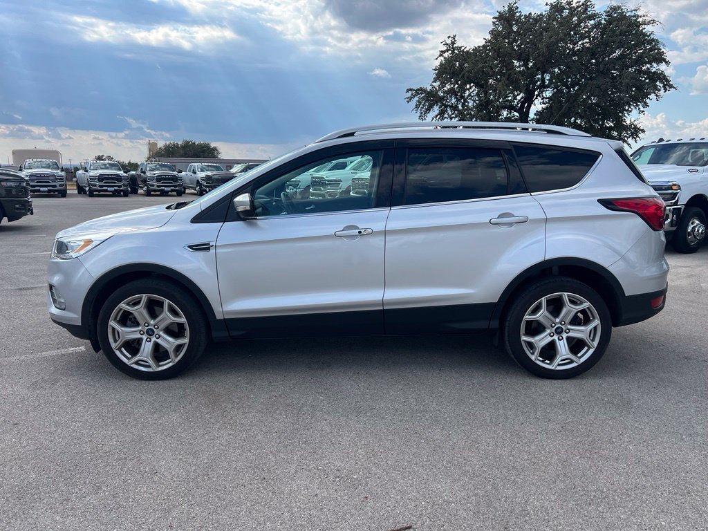 Used 2019 Ford Escape Titanium AWD/4WD image 2