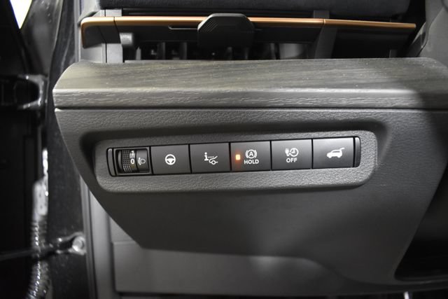 Certified 2023 Nissan Ariya AWD/4WD image 14