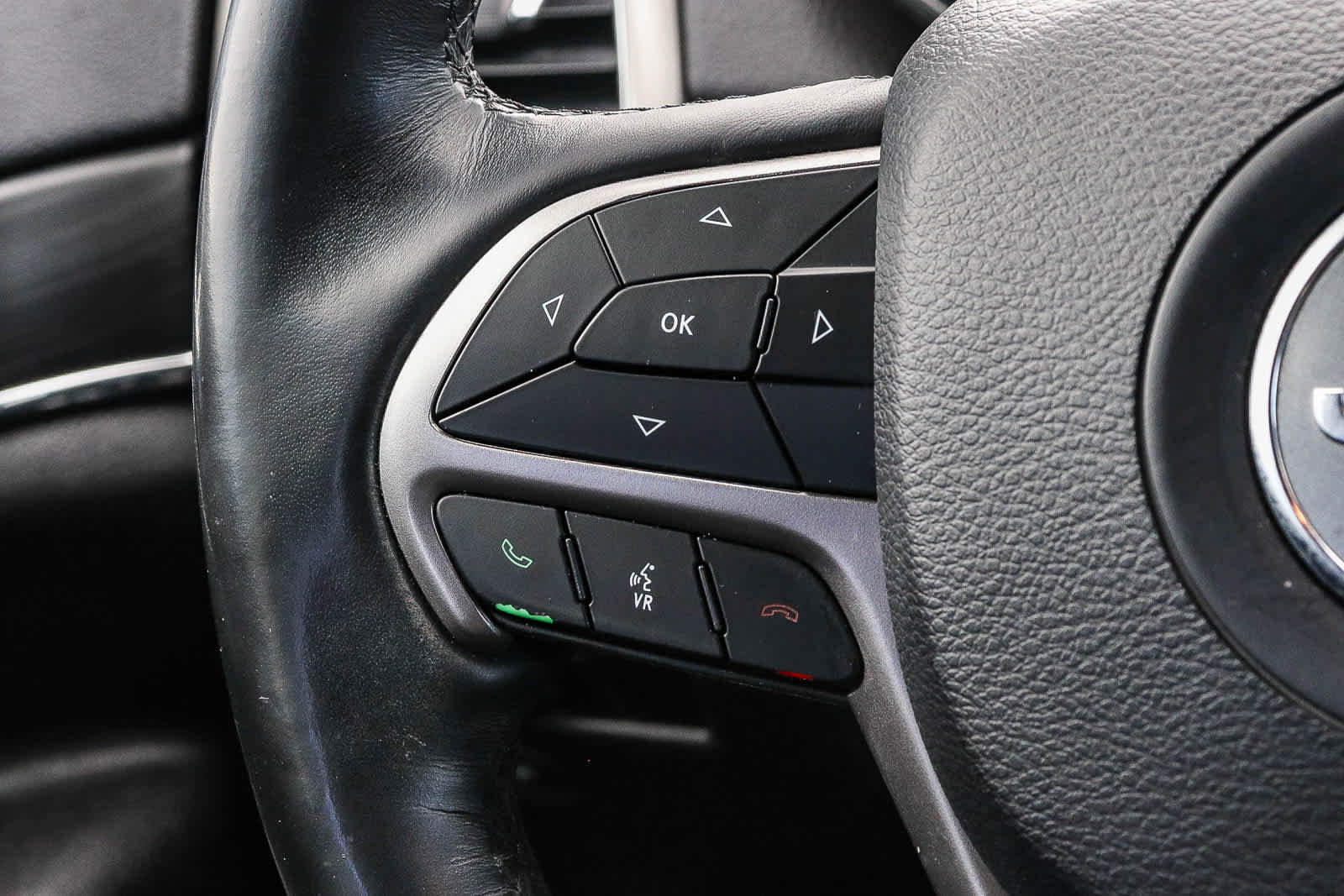 Used 2019 Jeep Grand Cherokee Limited RWD image 22