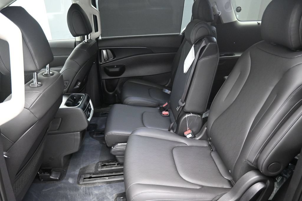 New 2026 Kia Carnival SX w/ SX Dark Edition Package FWD image 16