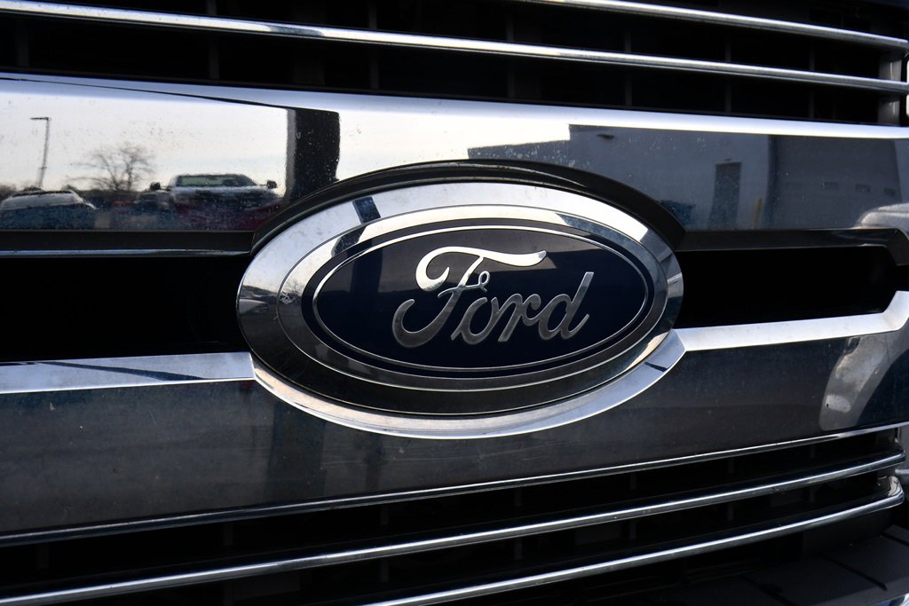 Used 2017 Ford F350 Lariat image 35