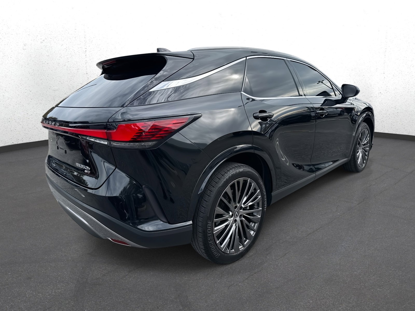 Used 2023 Lexus RX 350 w/ Accessory Package (Z1) image 3