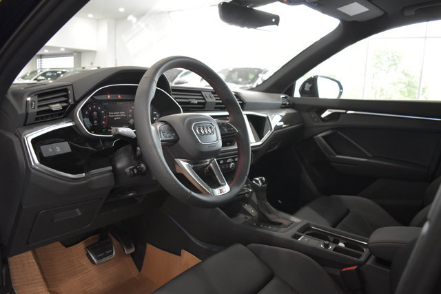 Used 2025 Audi Q3 2.0T Premium Plus w/ Premium Plus Package image 11