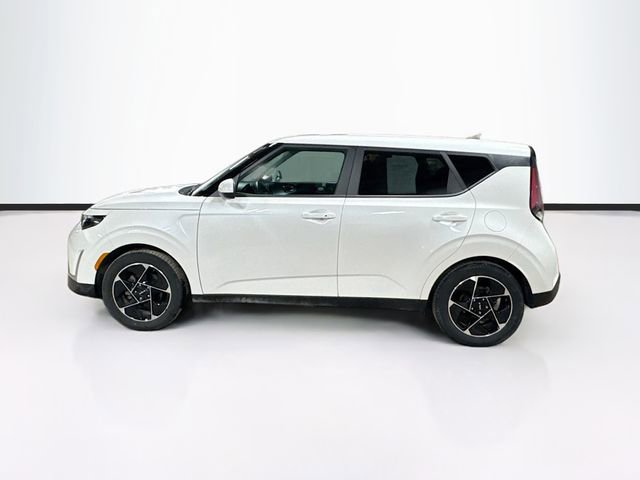 Used 2023 Kia Soul EX image 4